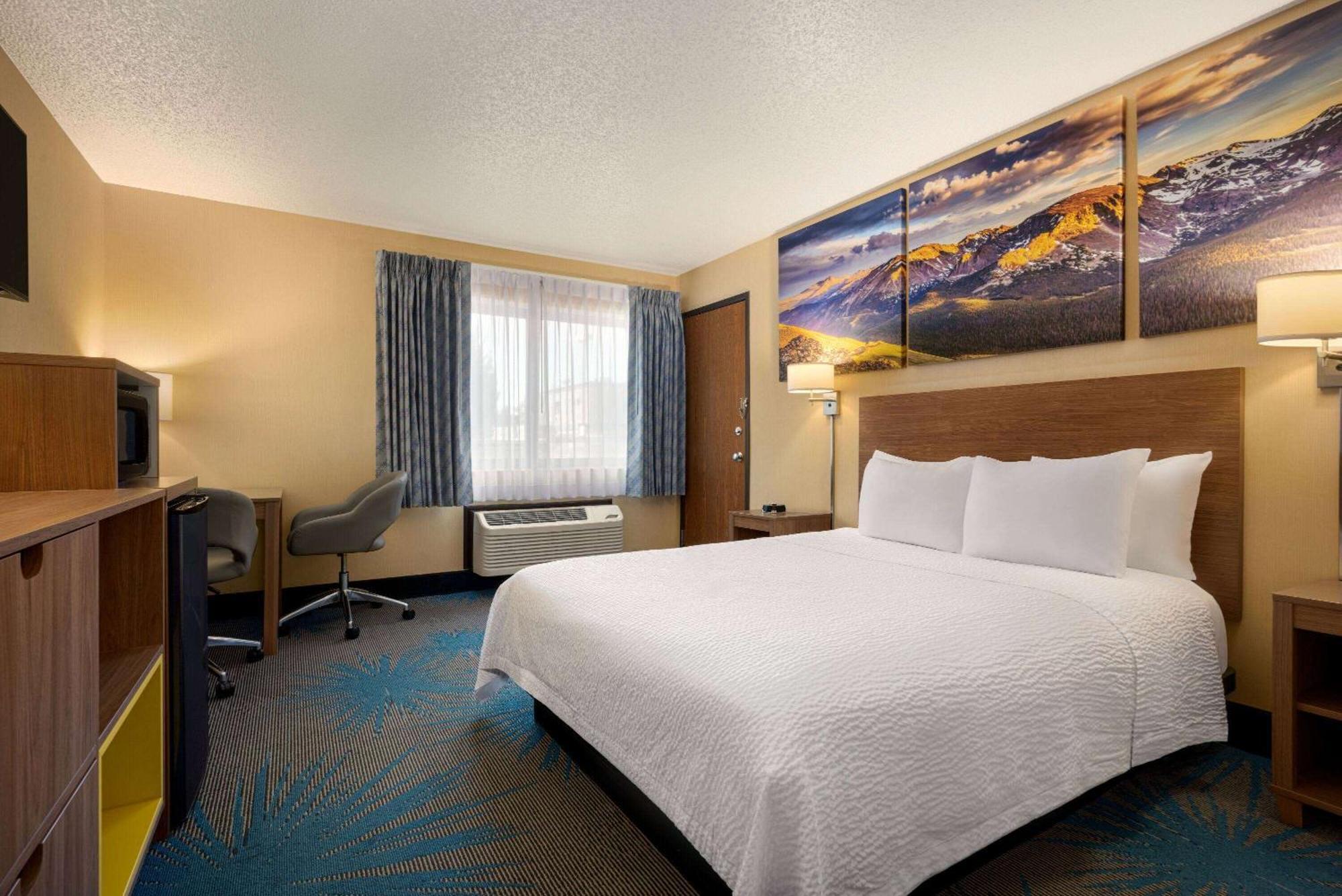 Days Inn By Wyndham Carbondale Bagian luar foto