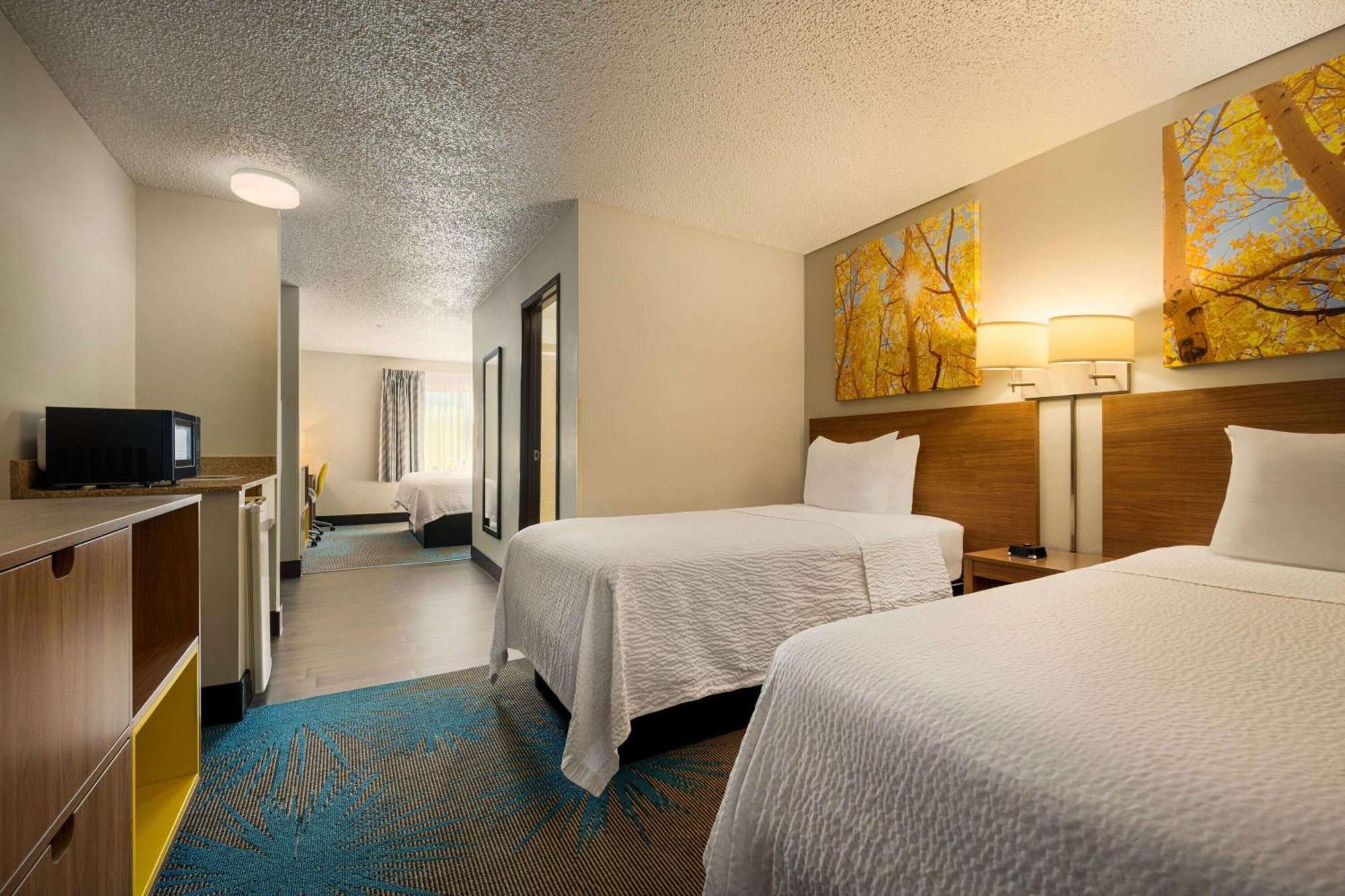 Days Inn By Wyndham Carbondale Bagian luar foto