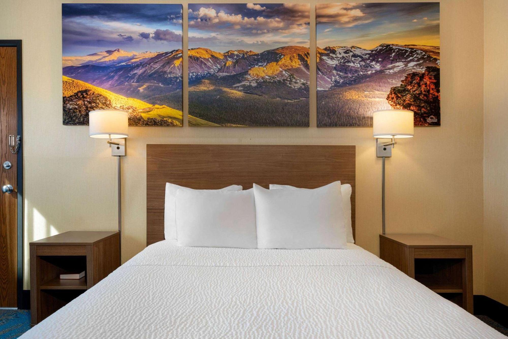 Days Inn By Wyndham Carbondale Bagian luar foto